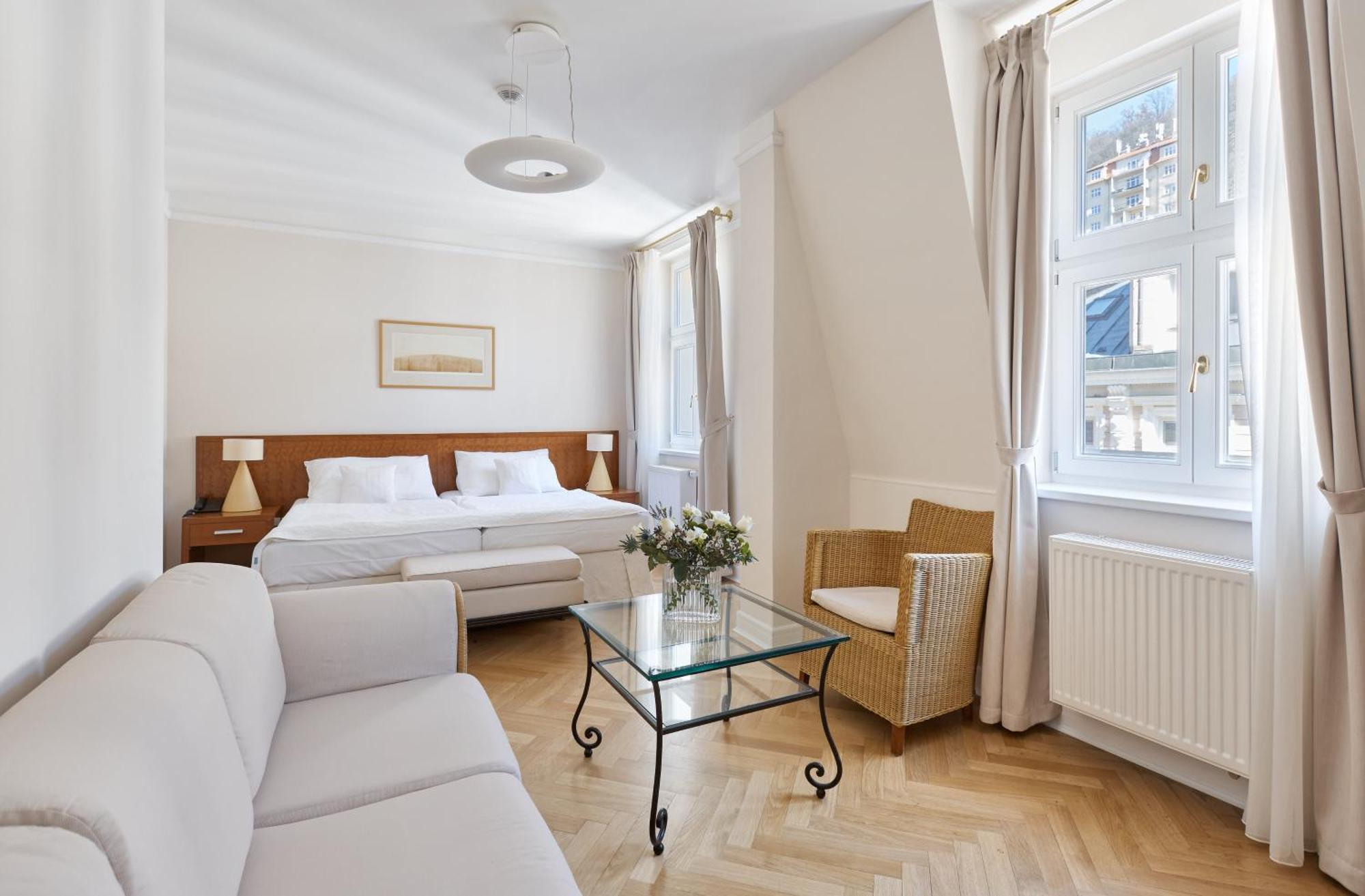 6 Centrálních Hotelů u Sklárny Moser, Které Stojí za Rezervaci